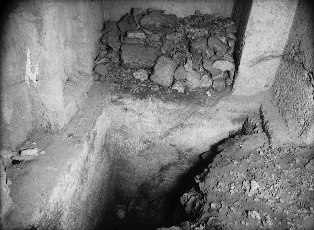 tomb-shaft-reisner-meresankh-giza-excavations.jpeg